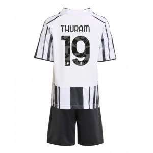 Juventus Khephren Thuram #19 Jalkapallovaatteet Lasten Kotipeliasu 2025-26 Lyhythihainen (+ Lyhyet housut)